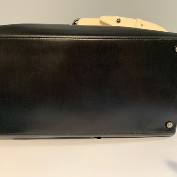 Guaranteed Authentic CHANEL Original Clasp Boy Tote Black Cream Leather $3500 - Picture 5 of 10